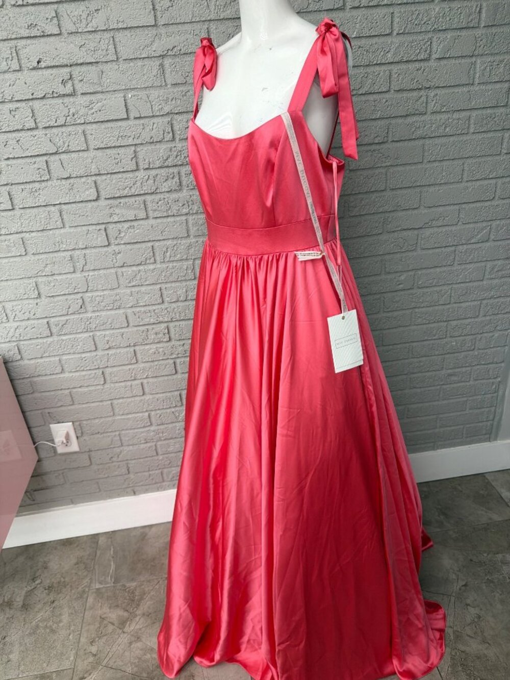 Mac Duggal Coral Sleeveless Tie Shoulder Scoop Neck Ballgown Dress 10 - Picture 7 of 12